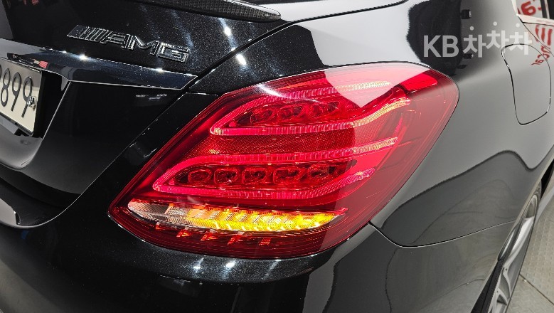 2017 - mercedes-benz c-class