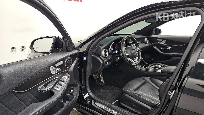 2017 - mercedes-benz c-class