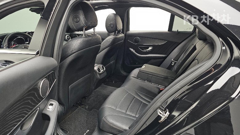 2017 - mercedes-benz c-class