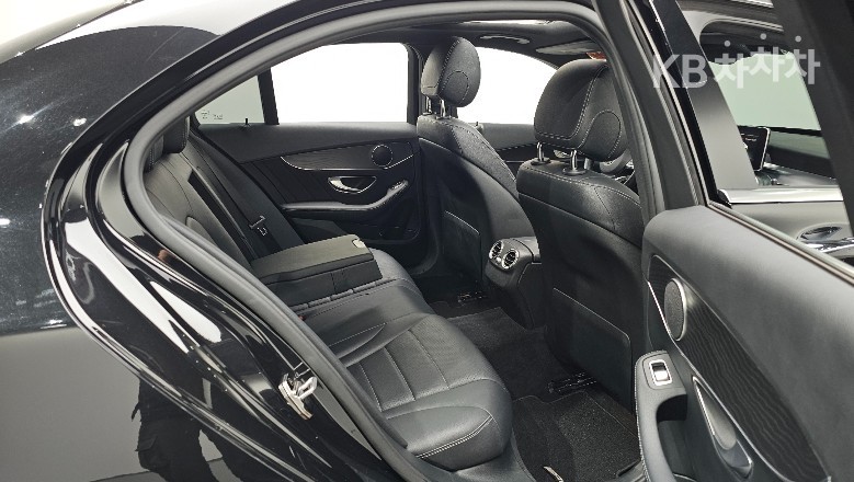 2017 - mercedes-benz c-class