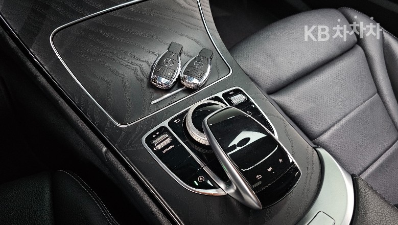 2017 - mercedes-benz c-class