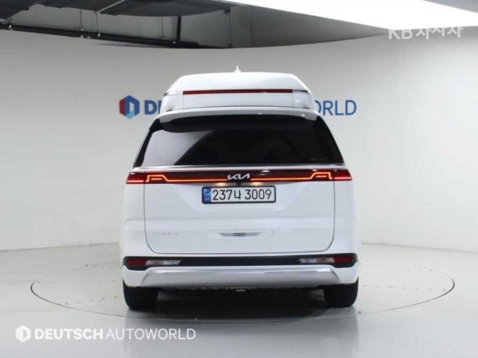 2023 - kia carnival