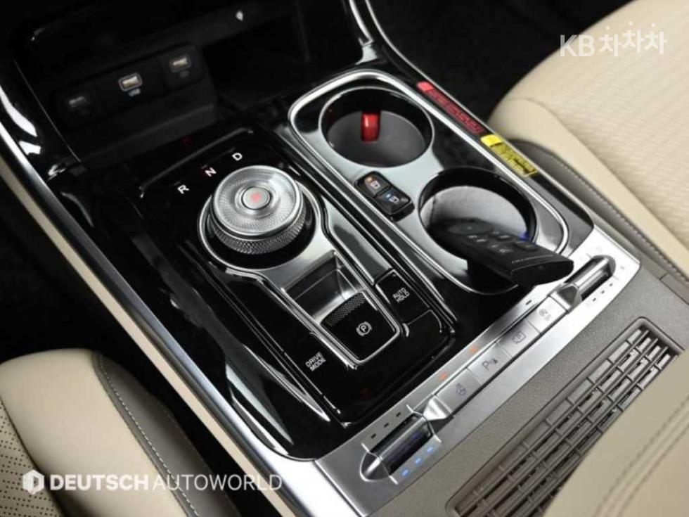 2023 - kia carnival