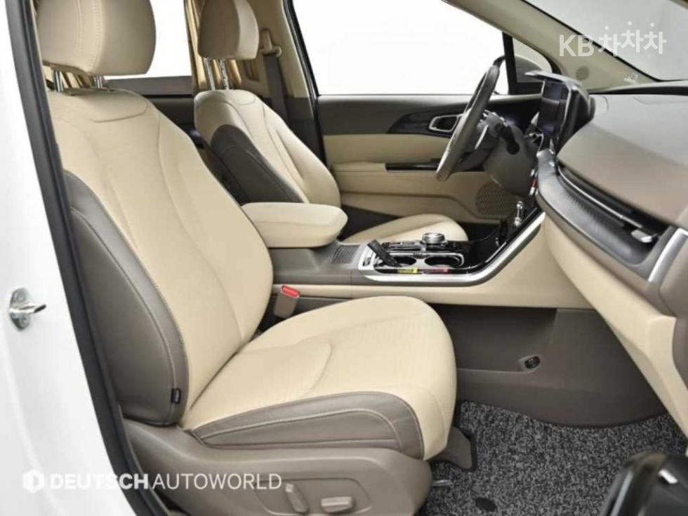 2023 - kia carnival
