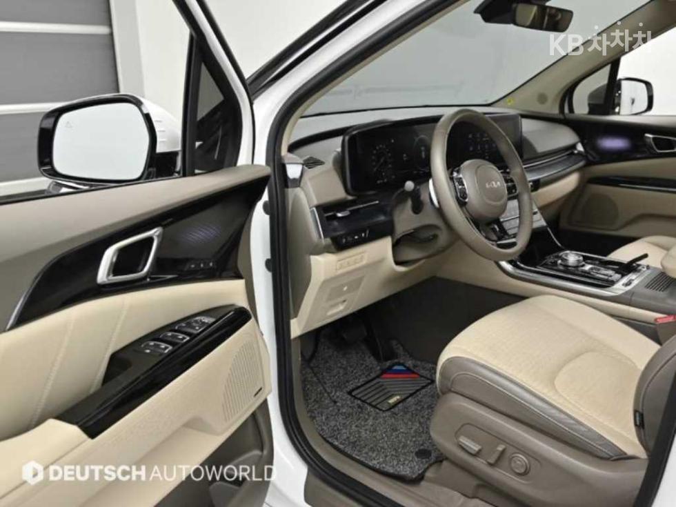 2023 - kia carnival