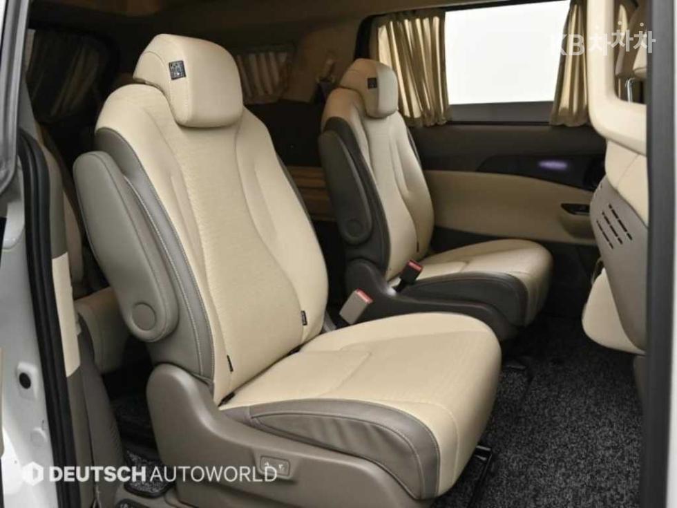 2023 - kia carnival