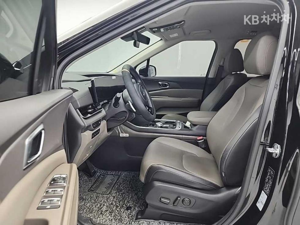 2025 - kia carnival