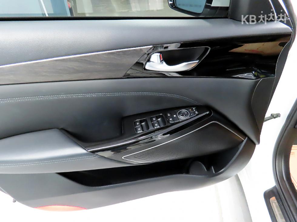 Kia K7 — miniaturë 15