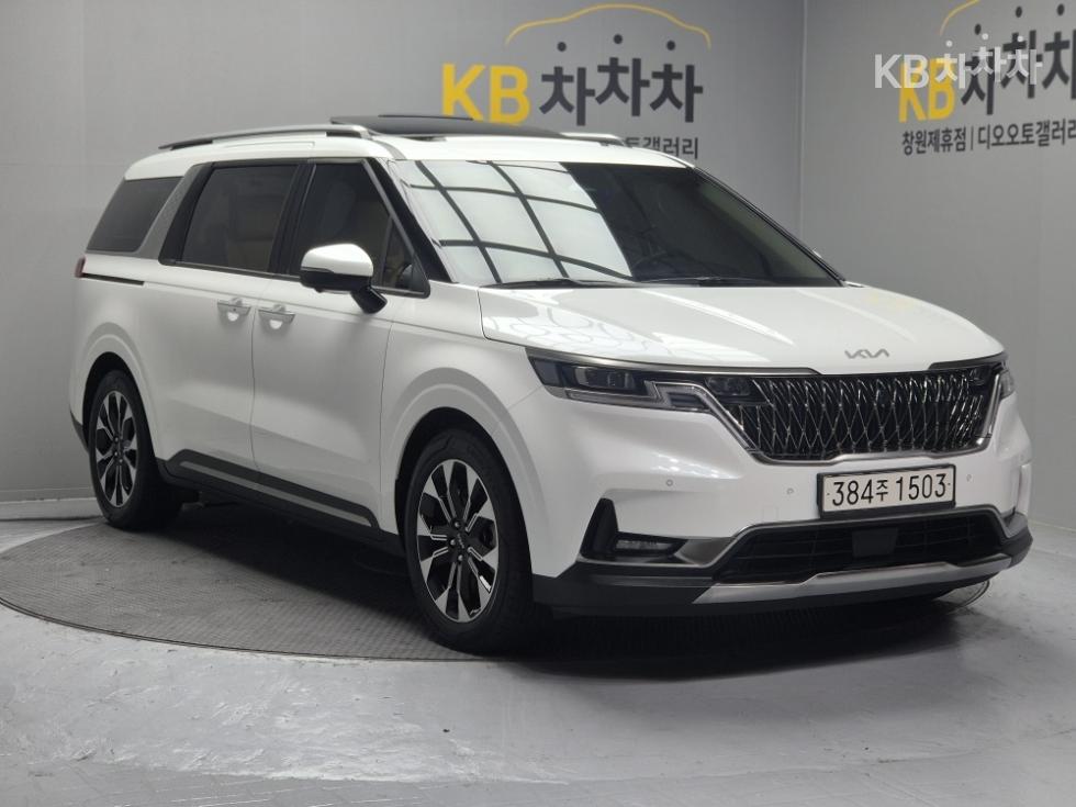 2023 - kia carnival