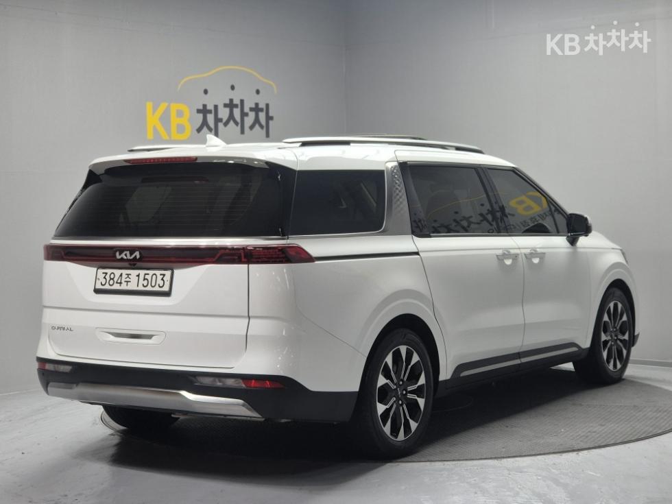 2023 - kia carnival