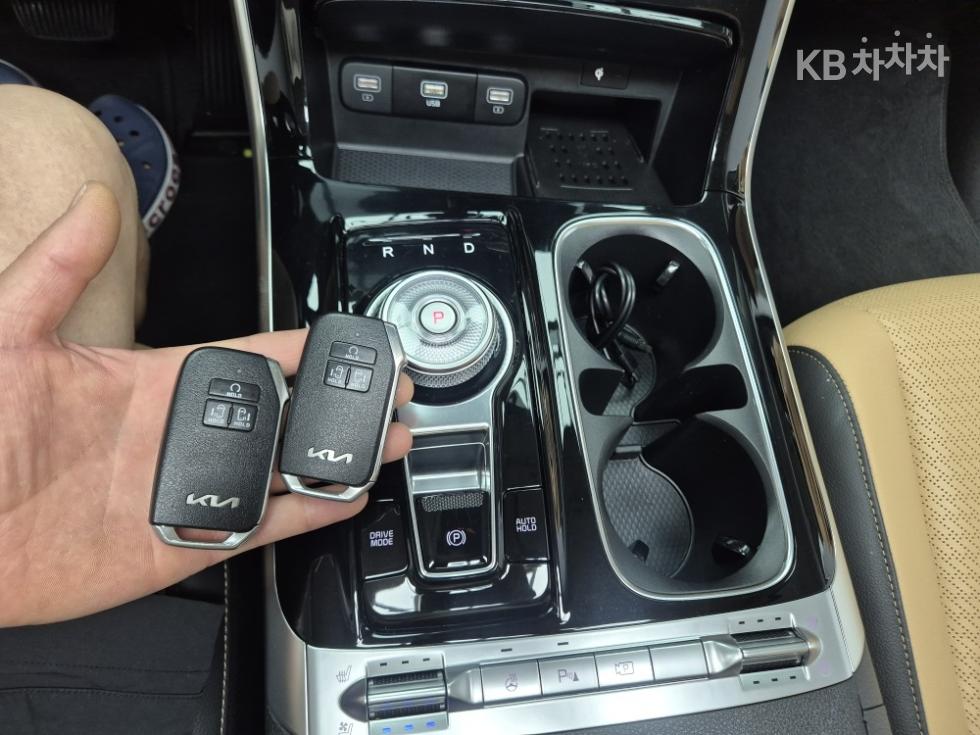 2023 - kia carnival