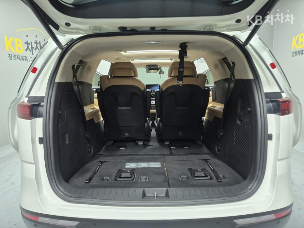 2023 - kia carnival