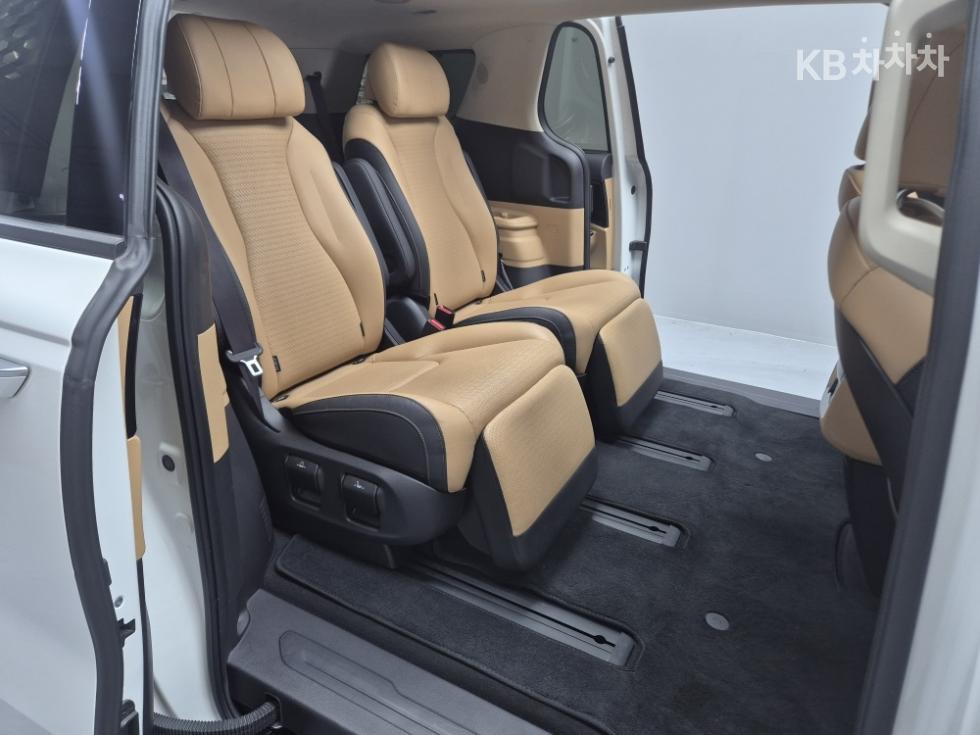 2023 - kia carnival