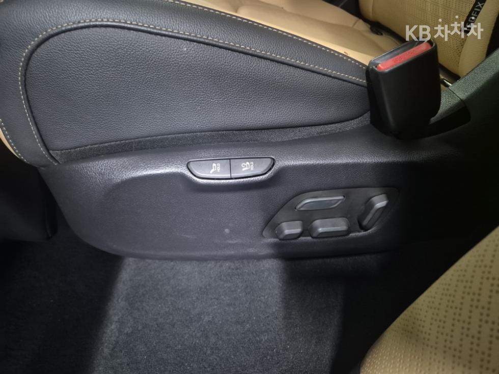 2023 - kia carnival