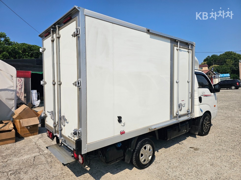 2022 - kia bongo iii