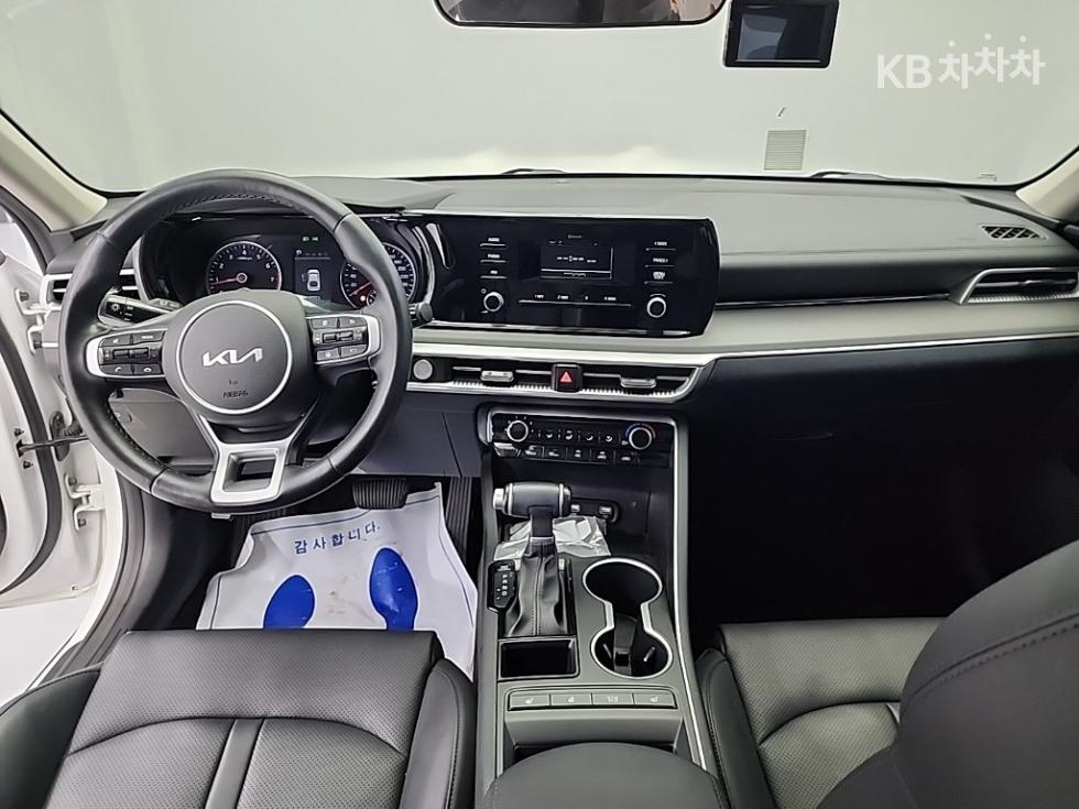 2023 - kia k5