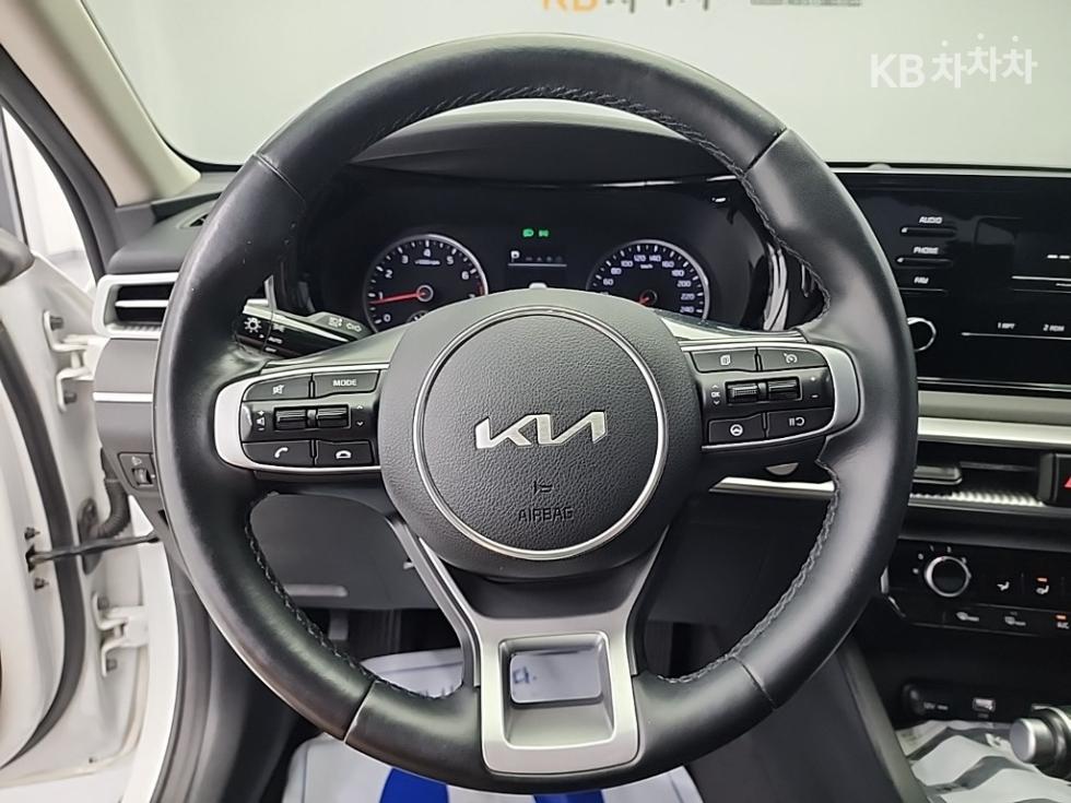 2023 - kia k5