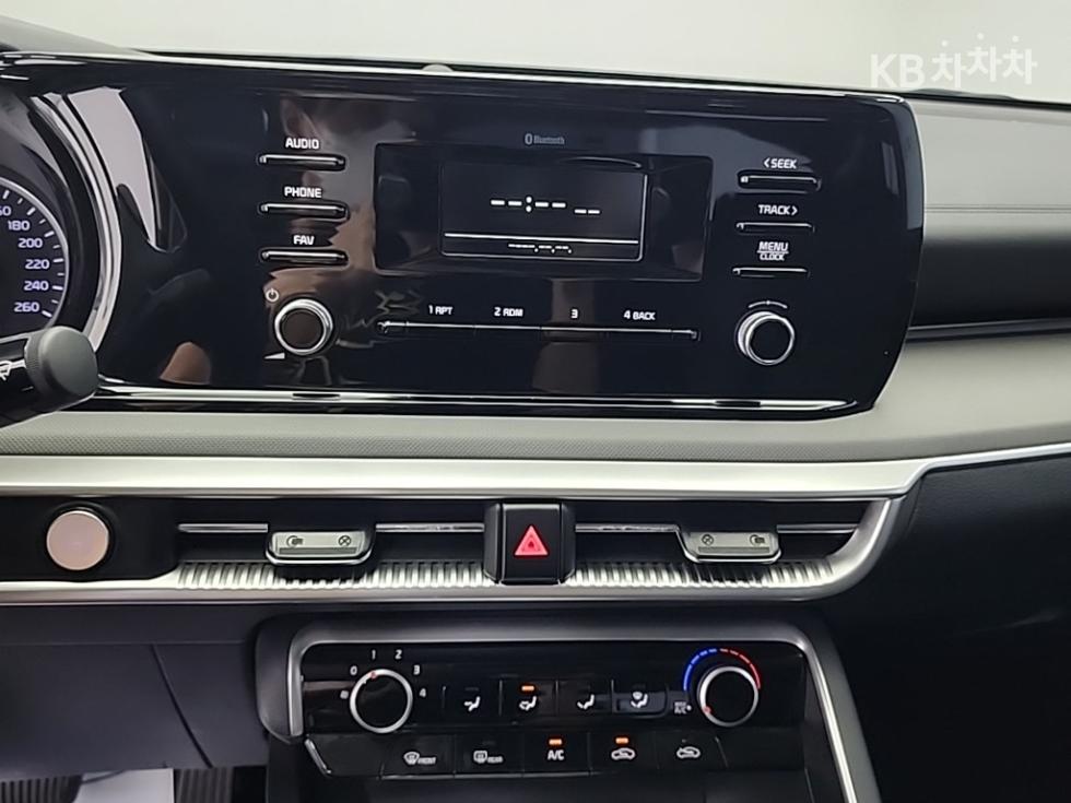 2023 - kia k5