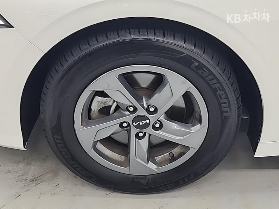 2023 - kia k5