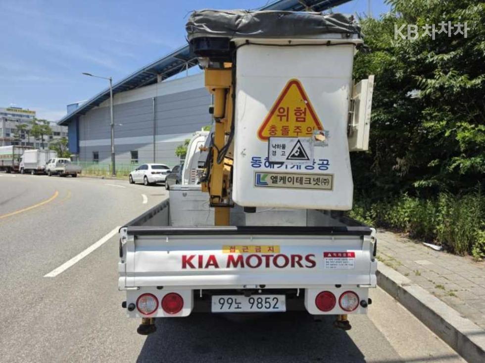 2016 - kia bongo iii