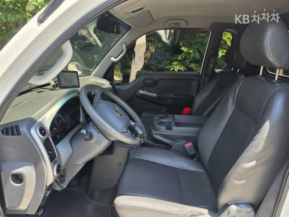 2016 - kia bongo iii