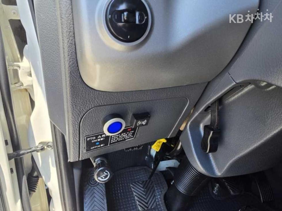 2016 - kia bongo iii