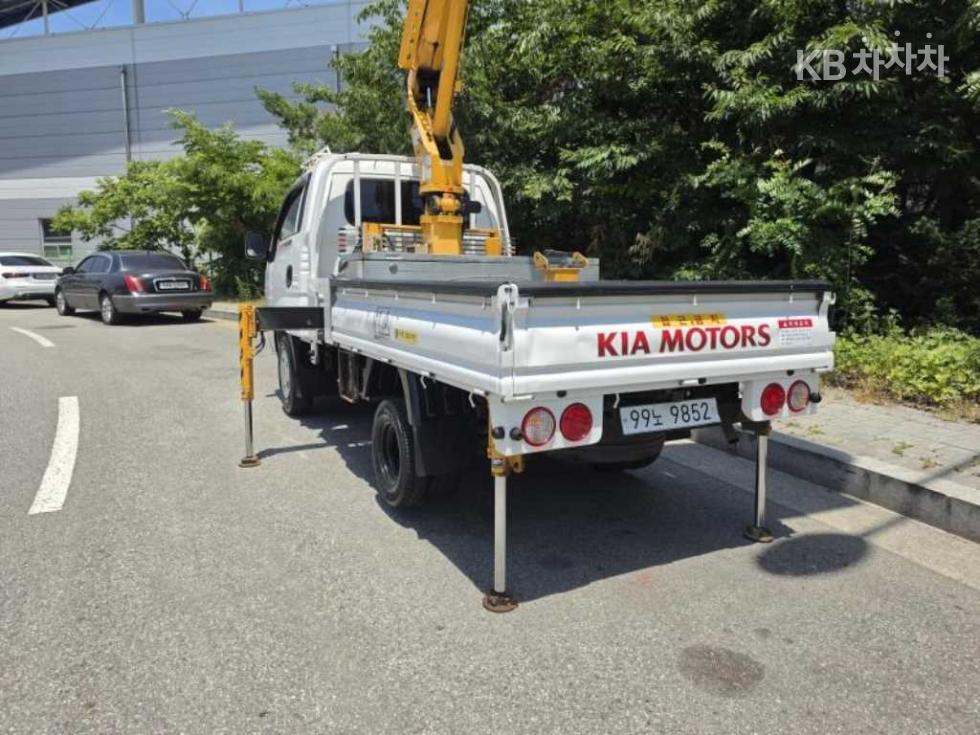 2016 - kia bongo iii