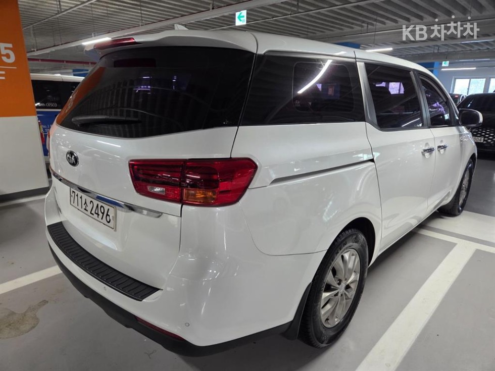 2020 - kia carnival