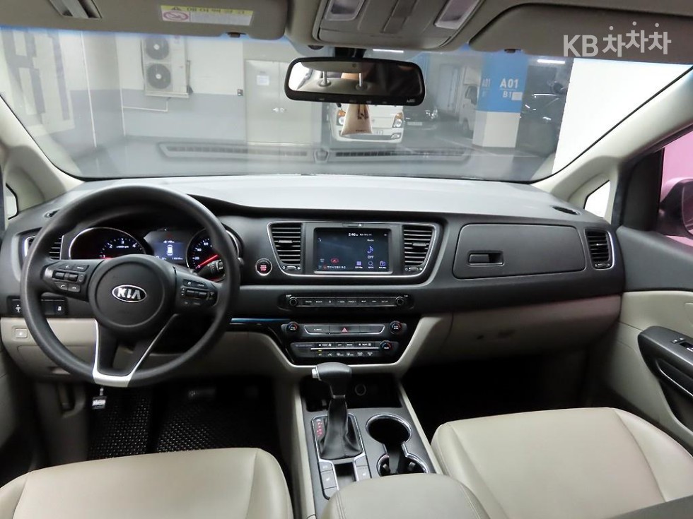 2020 - kia carnival