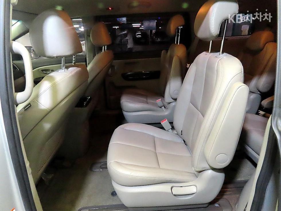 2017 - kia carnival