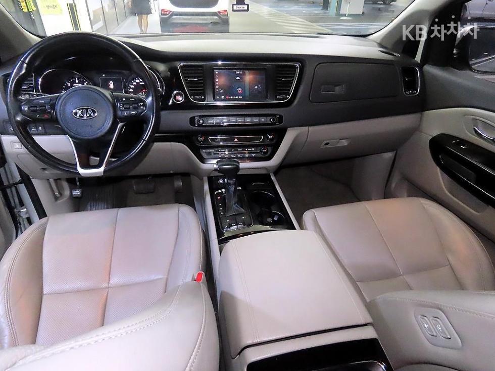 2017 - kia carnival