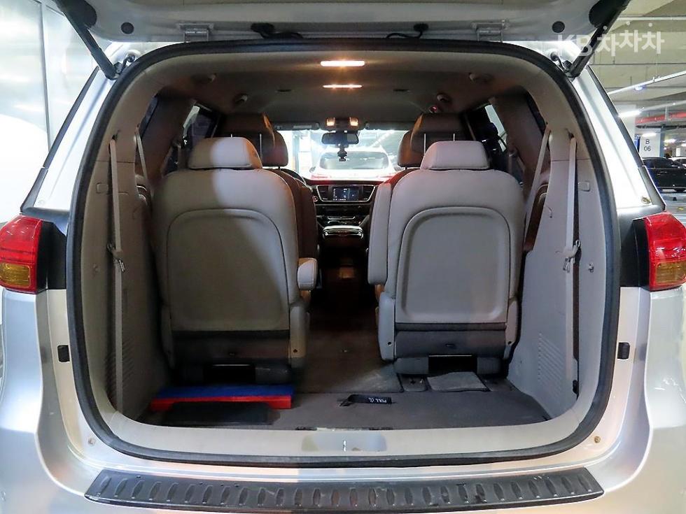 2017 - kia carnival