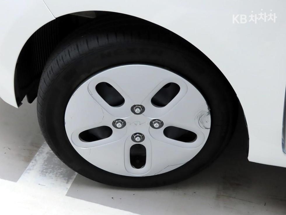 2022 - kia ray