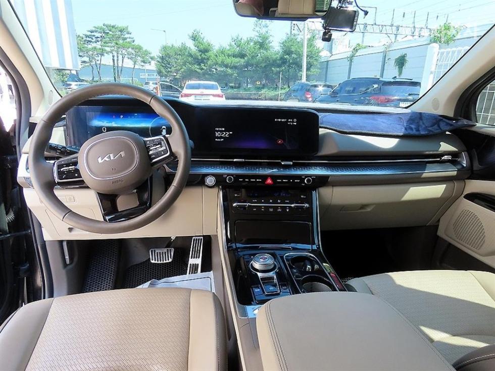 2023 - kia carnival
