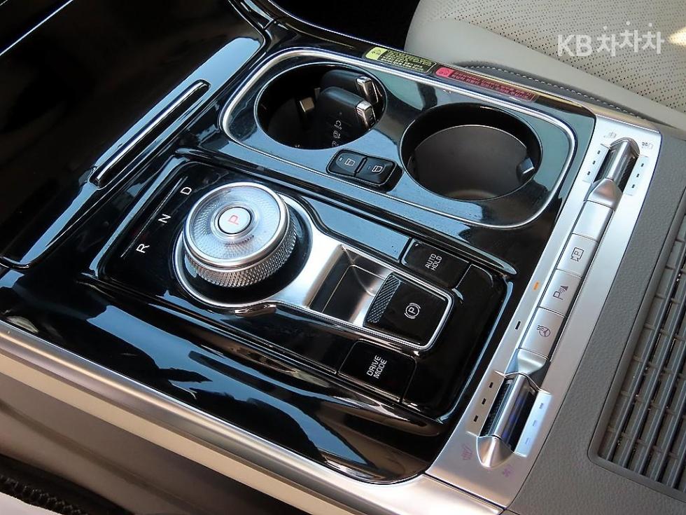 2023 - kia carnival