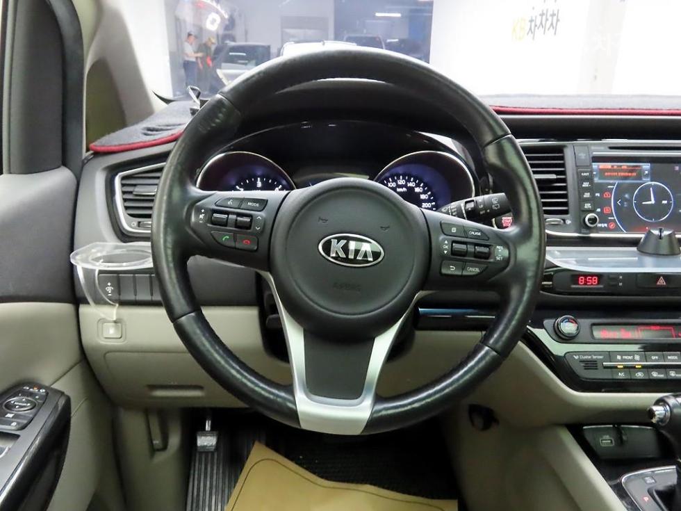 2016 - kia carnival
