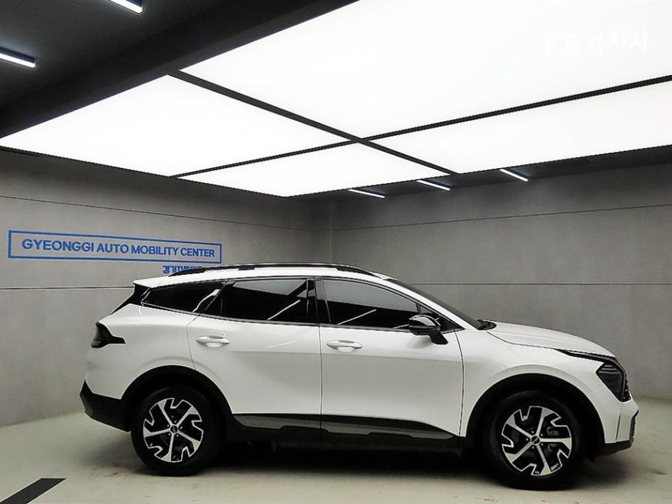 2022 - kia sportage