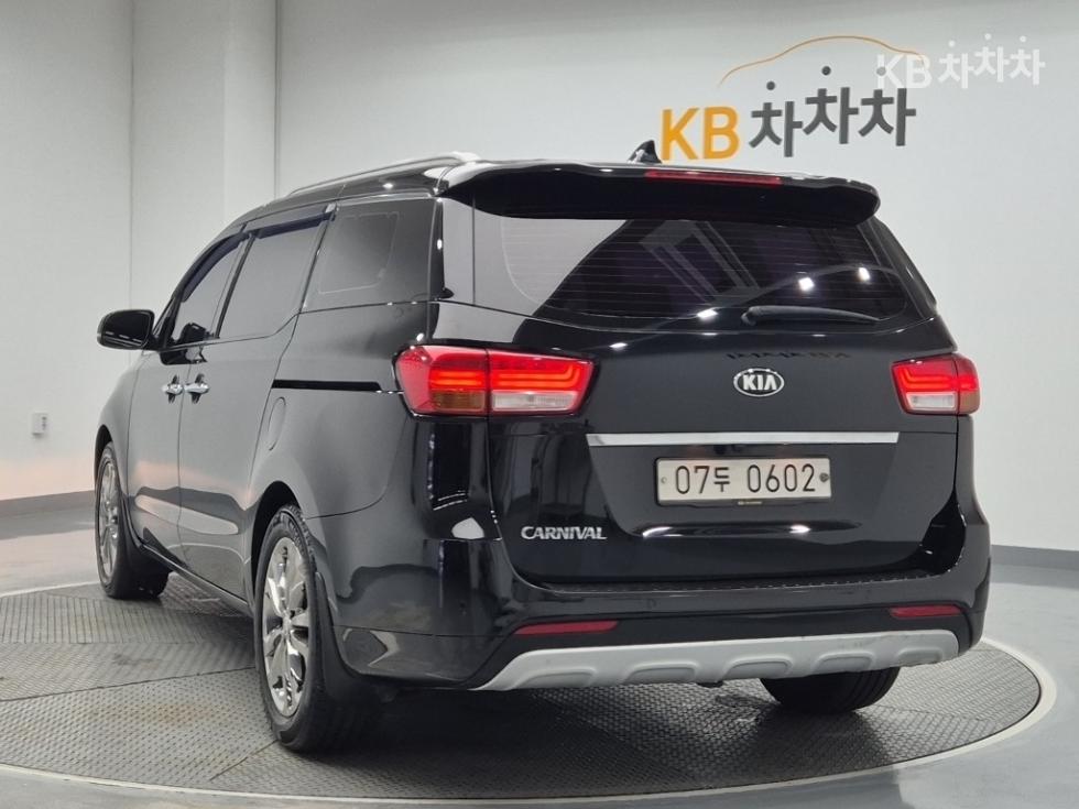 2017 - kia carnival