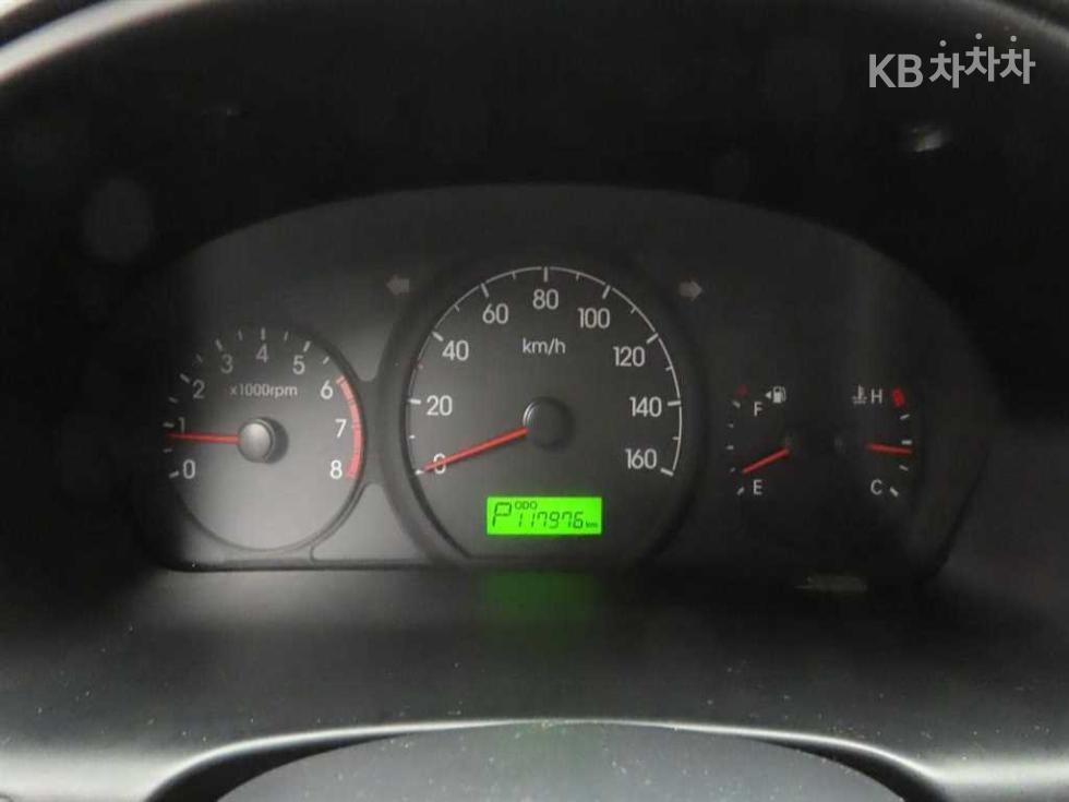 Hyundai Starex — miniaturë 6