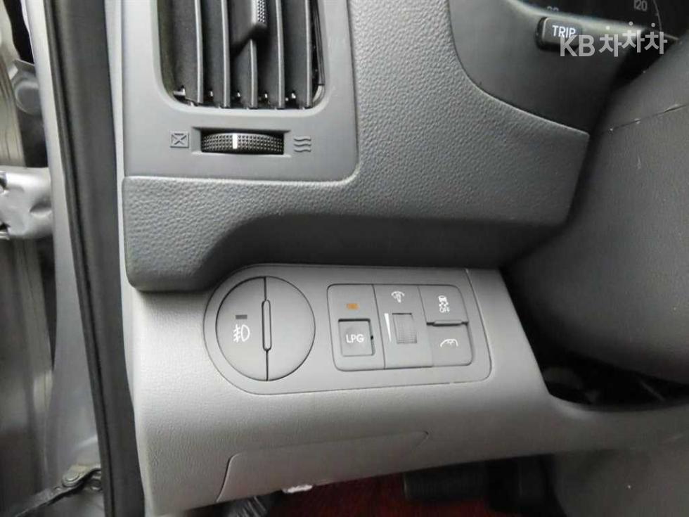 Hyundai Starex — miniaturë 12