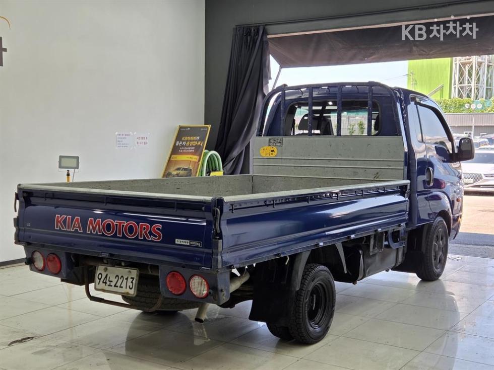 2011 - kia bongo iii