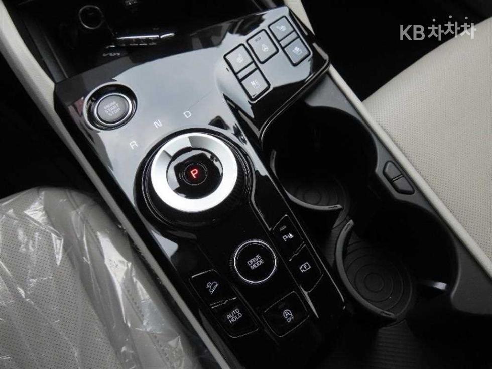 2022 - kia sportage