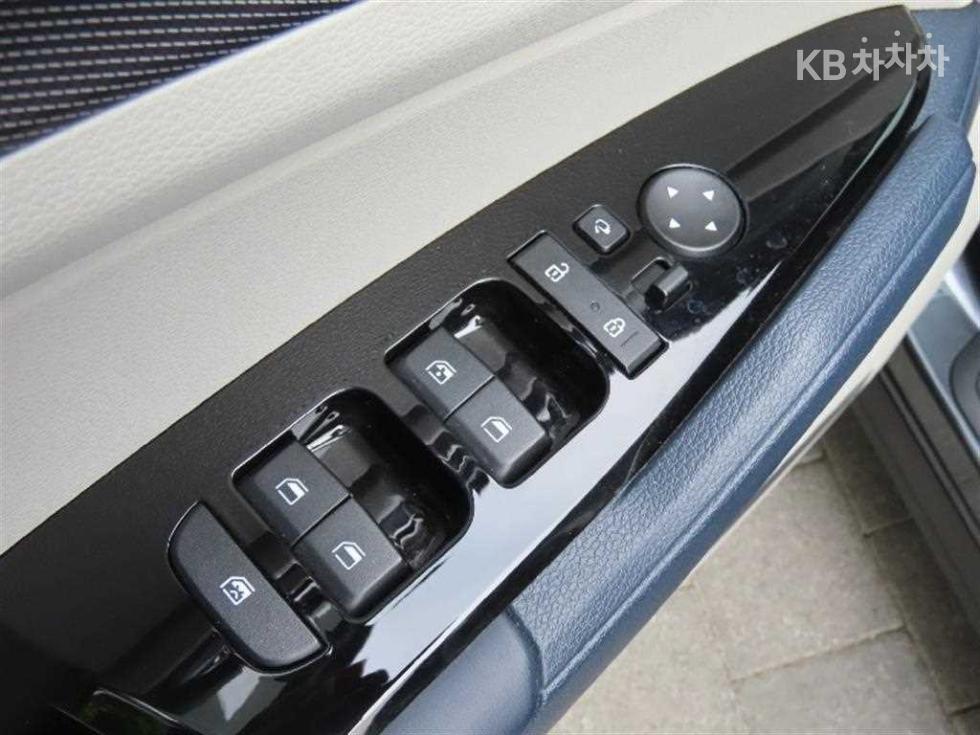 2022 - kia sportage