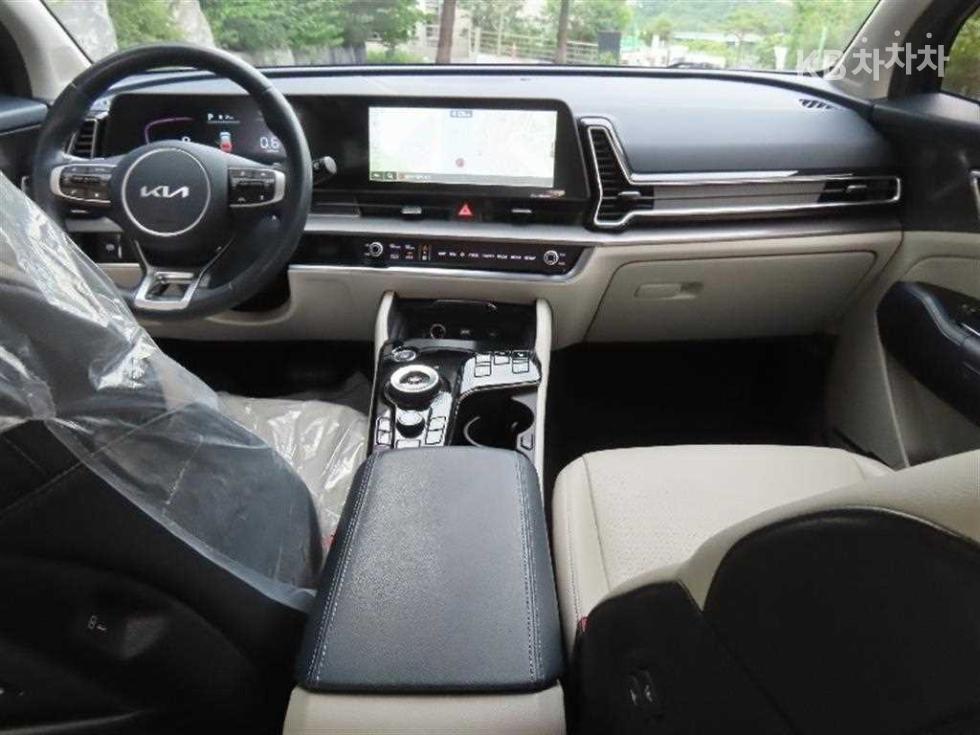 2022 - kia sportage