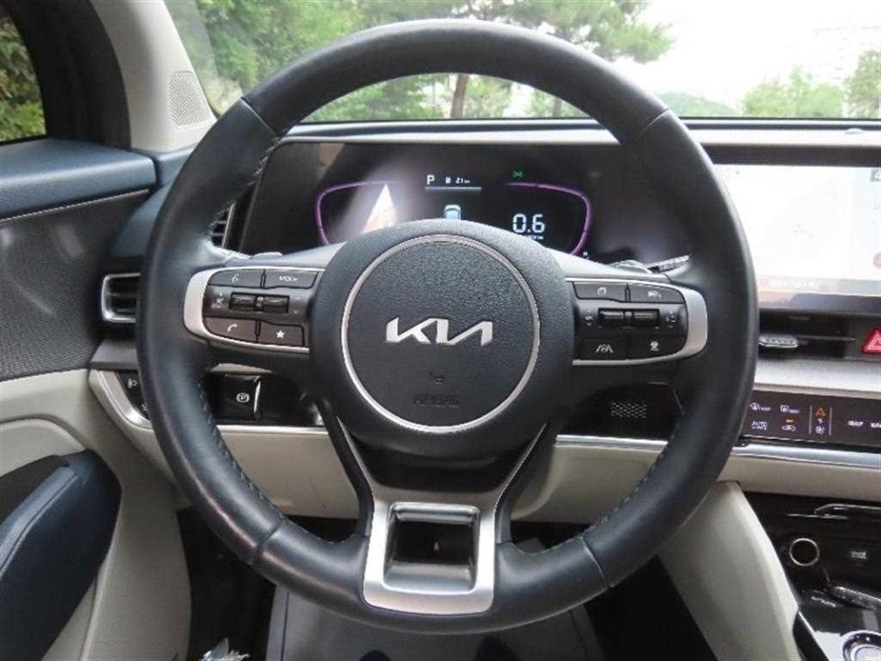 2022 - kia sportage