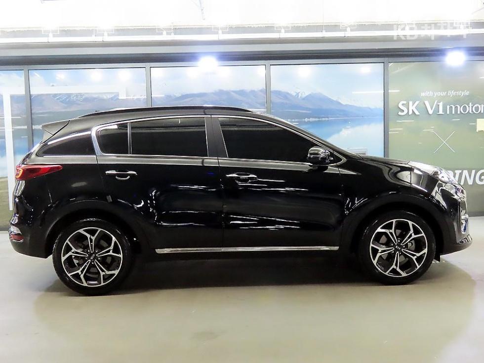 2021 - kia sportage