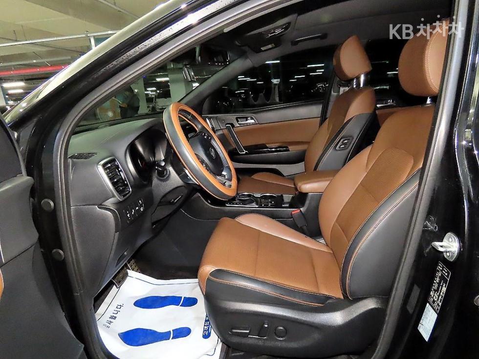 2021 - kia sportage