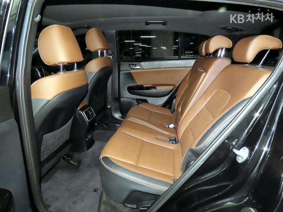 2021 - kia sportage