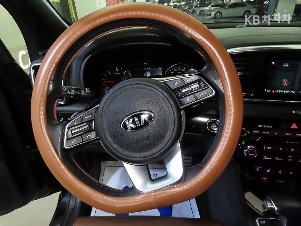2021 - kia sportage