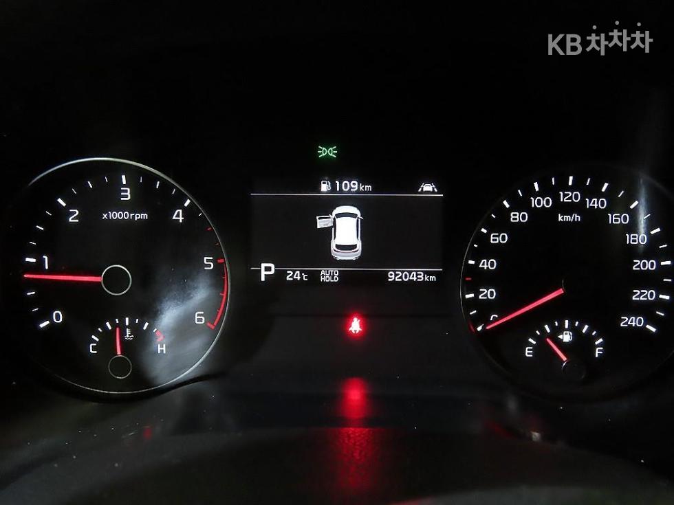 2021 - kia sportage